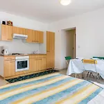 Beautiful Apartment In Moscenicka Draga Lägenhet