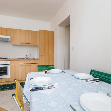 Beautiful Apartment In Moscenicka Draga